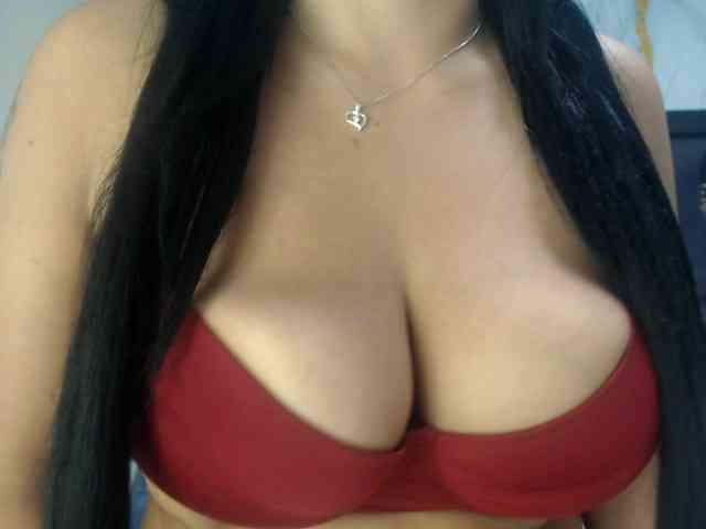 Yasmine-Tapias webcam