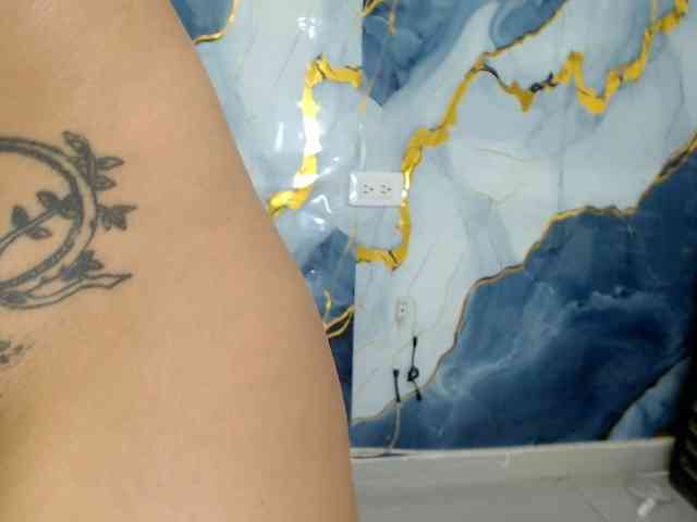 Yasmine-Tapias webcam