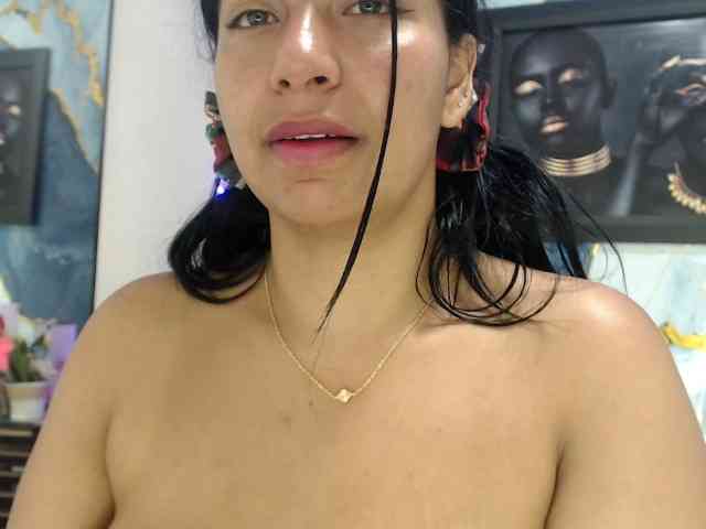 Yasmine-Tapias webcam