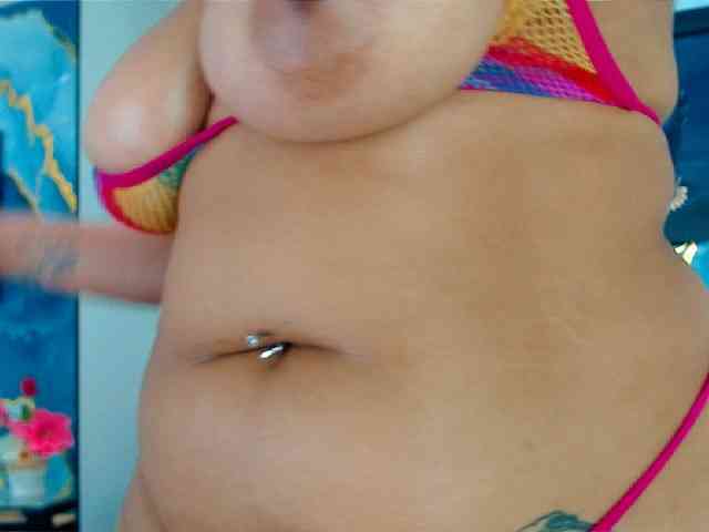 Yasmine-Tapias webcam