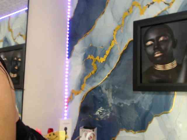 Yasmine-Tapias webcam
