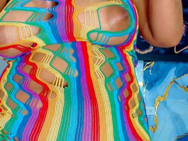 Yasmine-Tapias webcam
