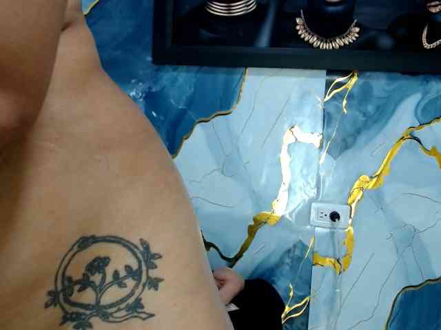 Yasmine-Tapias webcam