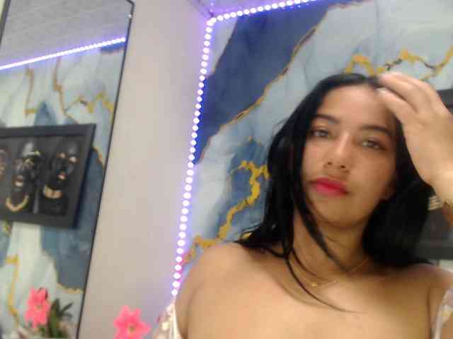 Yasmine-Tapias Yasmine-Tapias