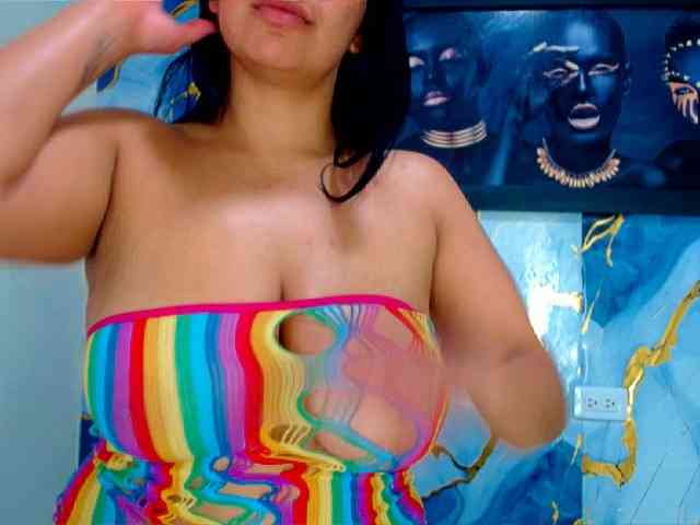 Yasmine-Tapias webcam