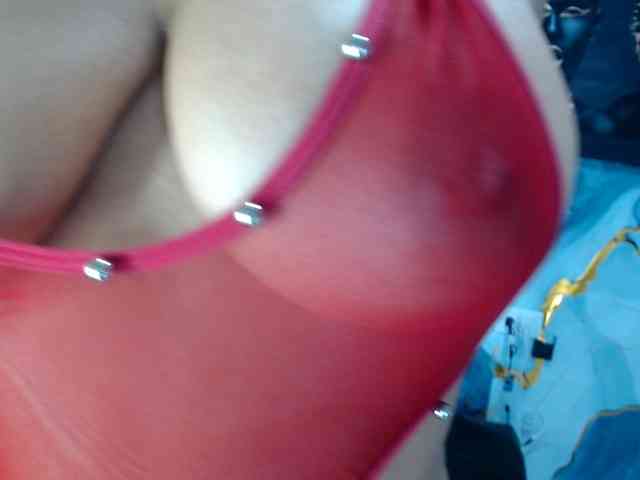 Yasmine-Tapias webcam