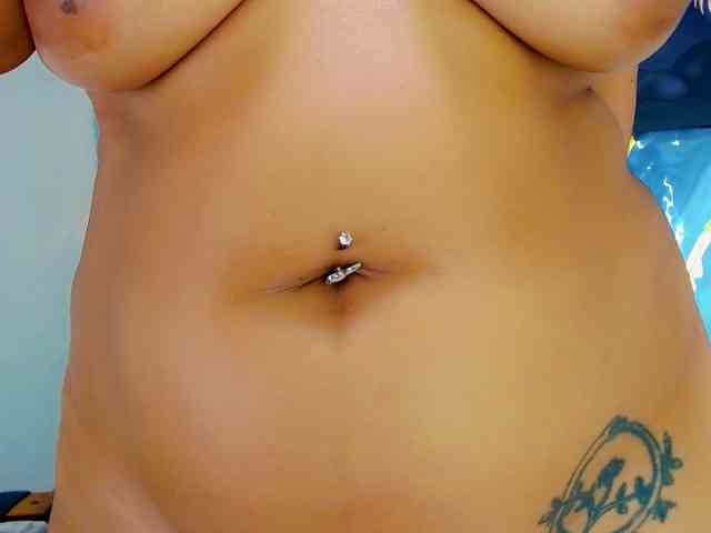 Yasmine-Tapias webcam