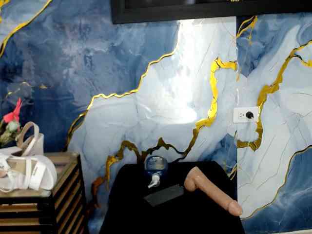 Yasmine-Tapias webcam