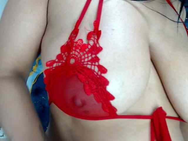 Yasmine-Tapias webcam