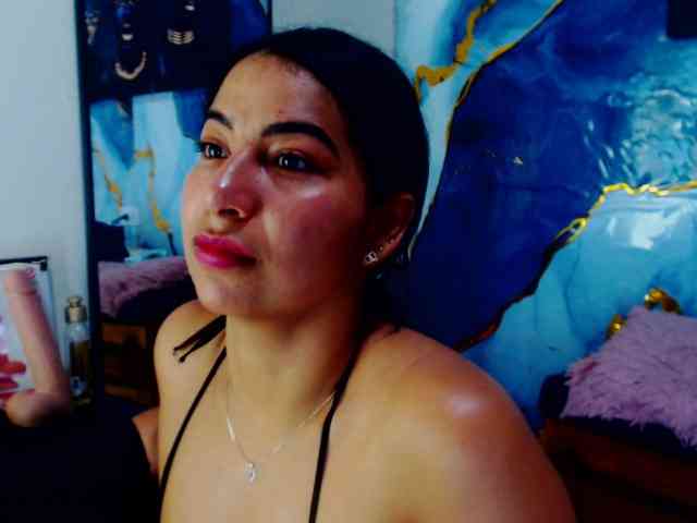 Yasmine-Tapias webcam
