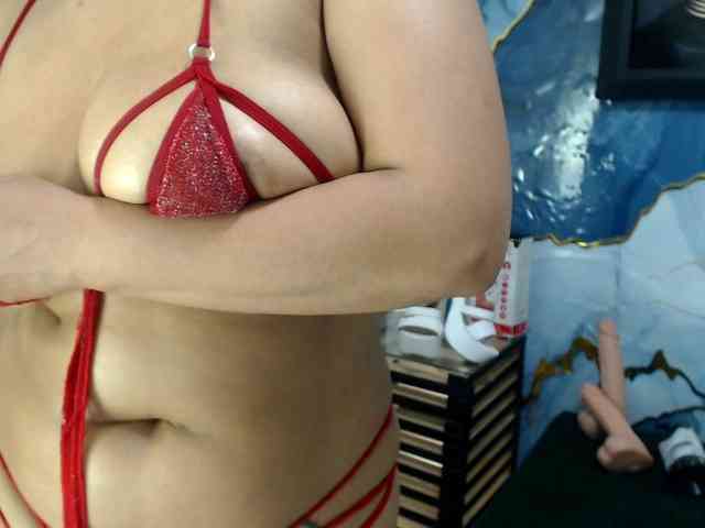 Yasmine-Tapias webcam