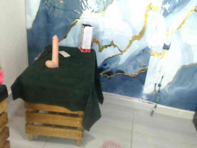 Yasmine-Tapias webcam
