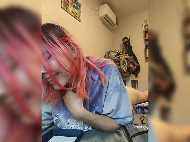 SquirtApril live cam on BongaCams