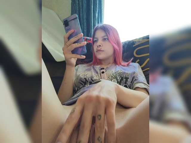 SquirtApril live webcam show