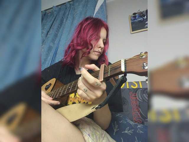 SquirtApril live cam on BongaCams