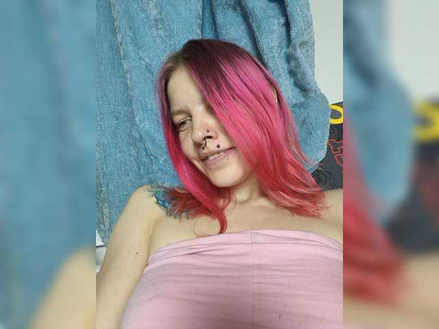 SquirtApril live cam on BongaCams