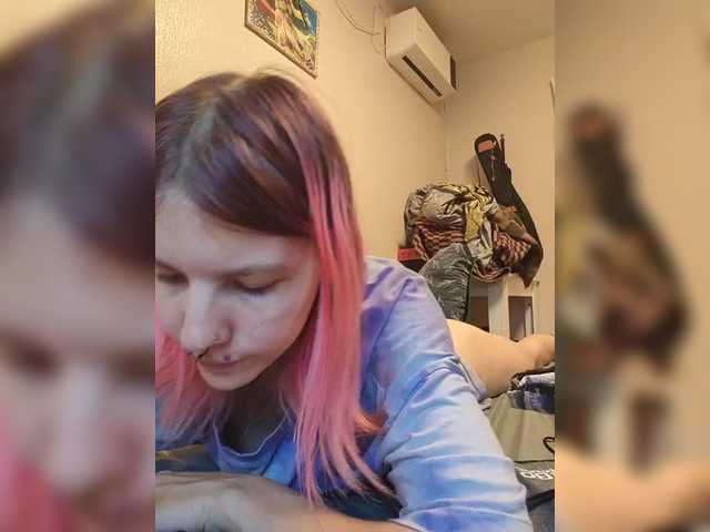 SquirtApril live cam on BongaCams