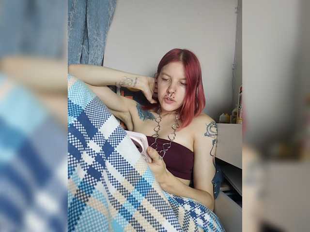 SquirtApril live cam on BongaCams