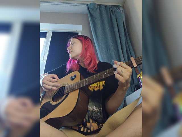 SquirtApril live cam on BongaCams