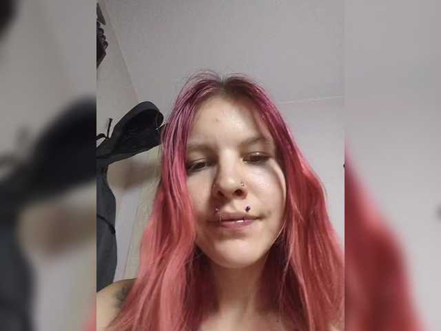 SquirtApril live cam on BongaCams