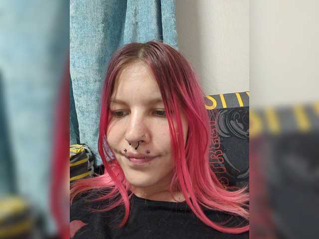 SquirtApril live webcam show