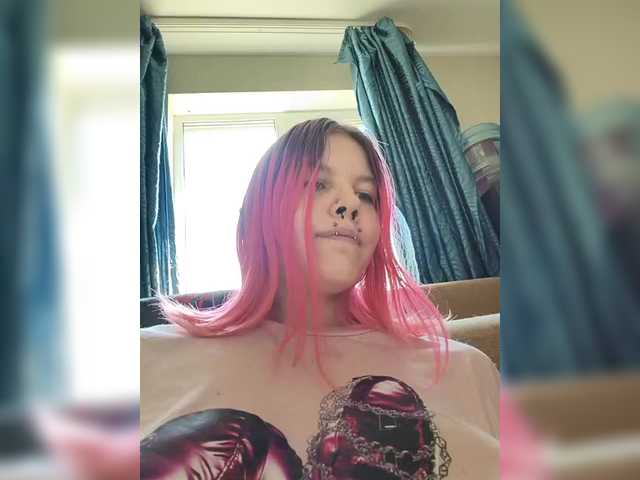 SquirtApril live cam on BongaCams