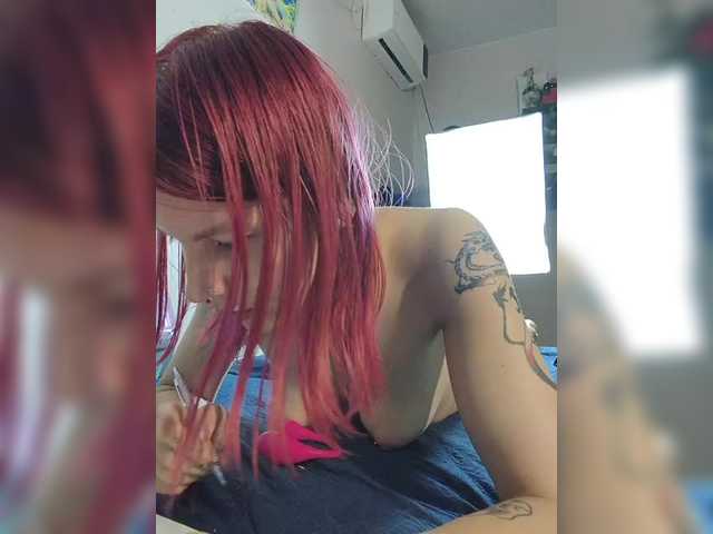 SquirtApril live cam on BongaCams