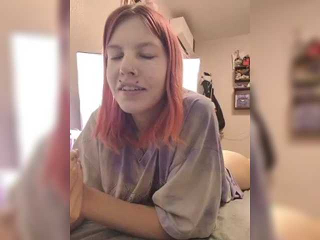 SquirtApril live cam on BongaCams
