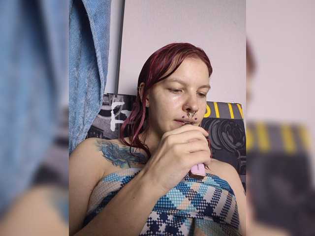 SquirtApril live cam on BongaCams