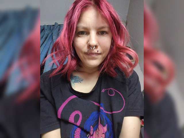 SquirtApril live cam on BongaCams