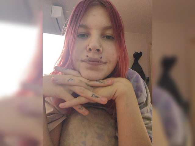 SquirtApril live cam on BongaCams