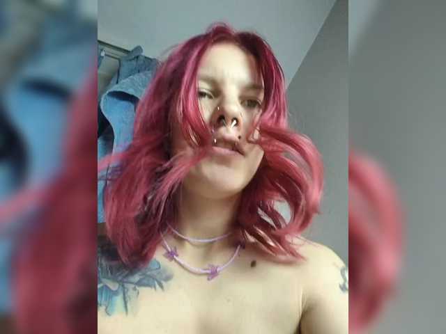 SquirtApril live cam on BongaCams