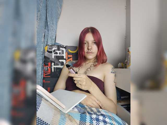 SquirtApril live cam on BongaCams