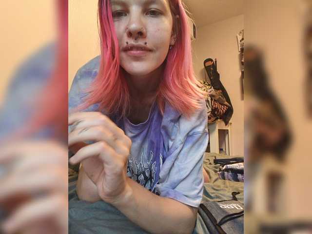 SquirtApril live cam on BongaCams