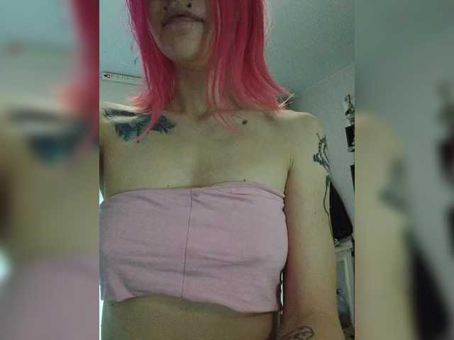 SquirtApril live cam on BongaCams