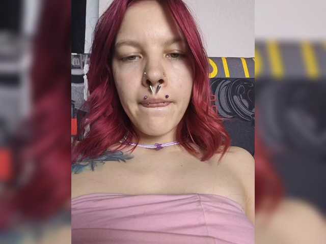 SquirtApril live cam on BongaCams