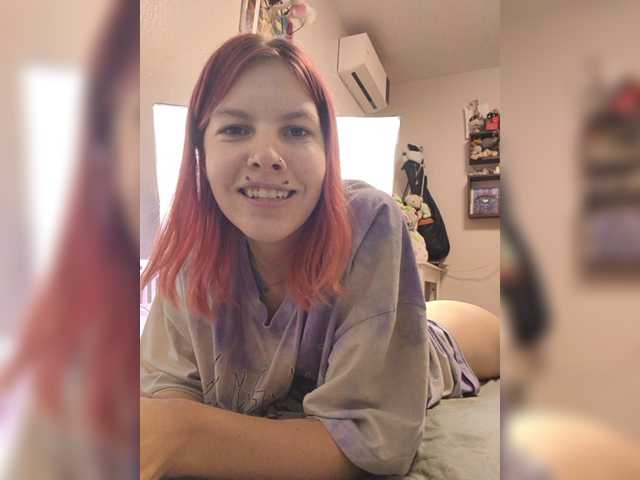 SquirtApril live cam on BongaCams