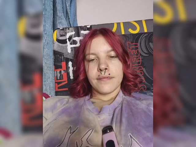SquirtApril, live now on BongaCams