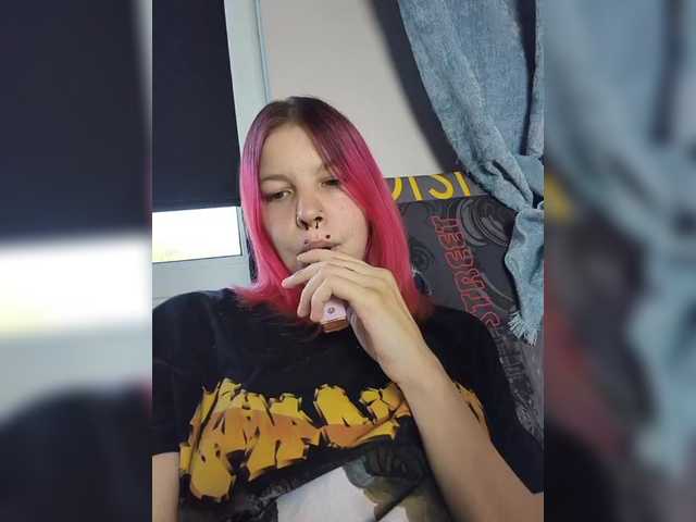 SquirtApril live cam on BongaCams