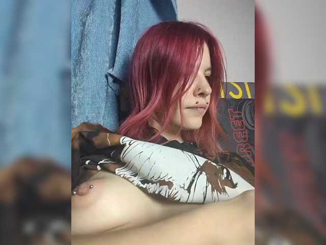 SquirtApril live cam on BongaCams