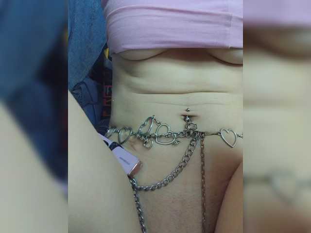 SquirtApril live cam on BongaCams