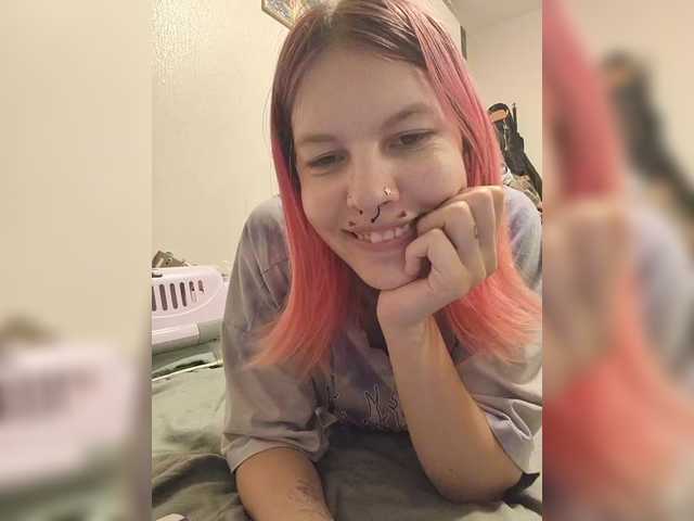 SquirtApril live cam on BongaCams