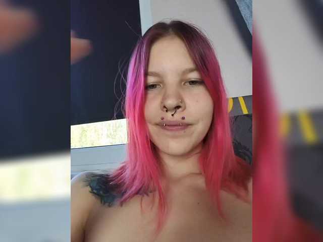 SquirtApril live cam on BongaCams