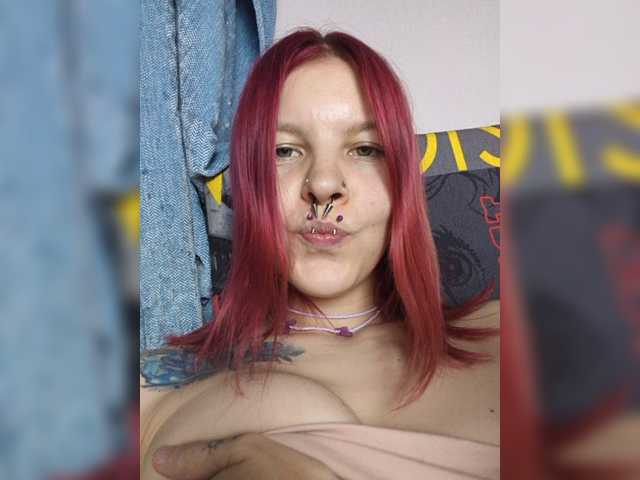 SquirtApril live cam on BongaCams