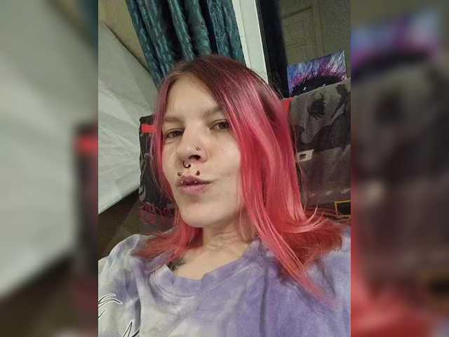 SquirtApril live webcam show