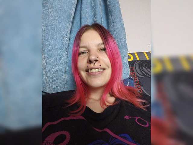 SquirtApril live cam on BongaCams