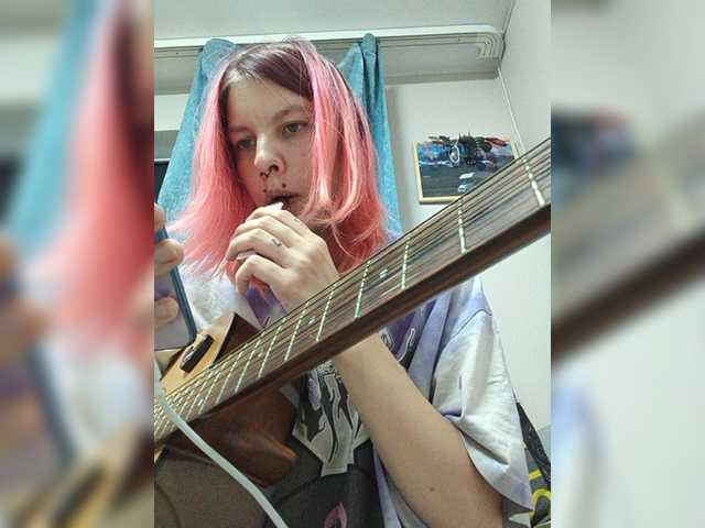 SquirtApril live cam on BongaCams