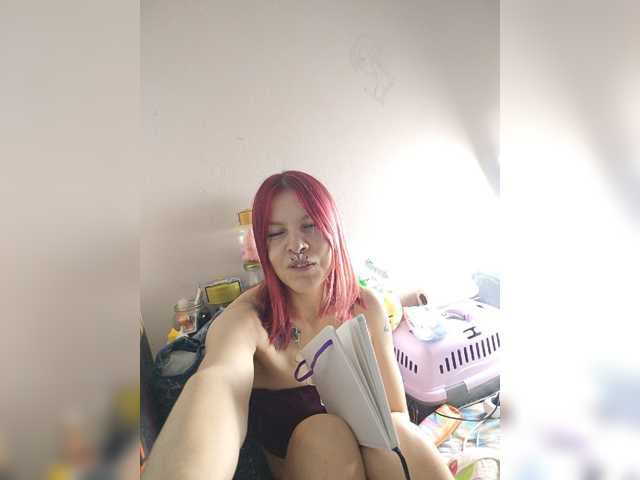 SquirtApril live cam on BongaCams