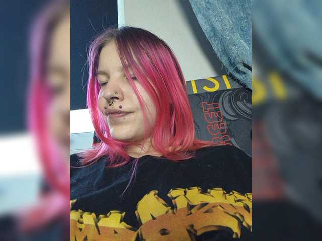 SquirtApril live cam on BongaCams