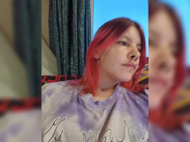 SquirtApril live webcam show